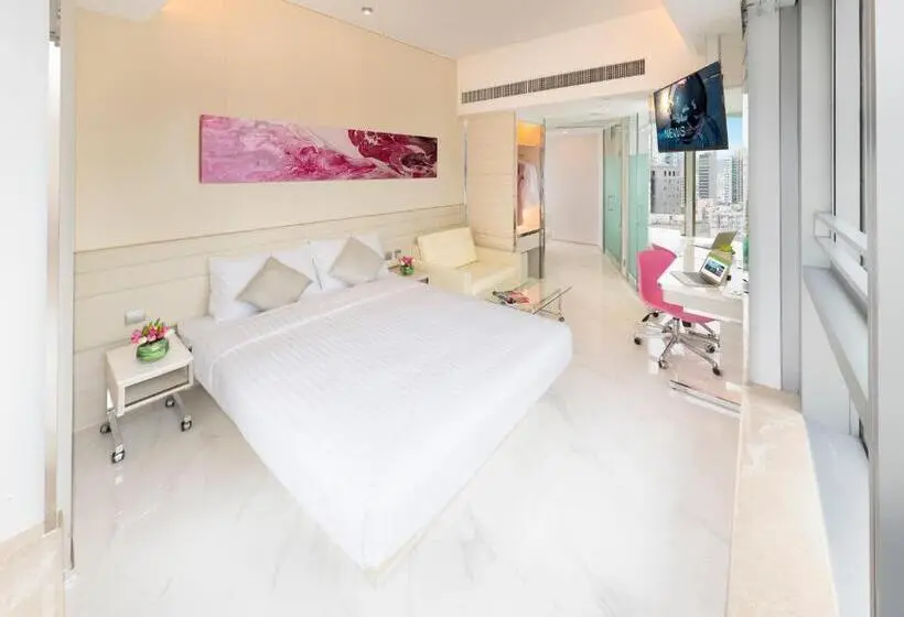 Deluxe Family Room