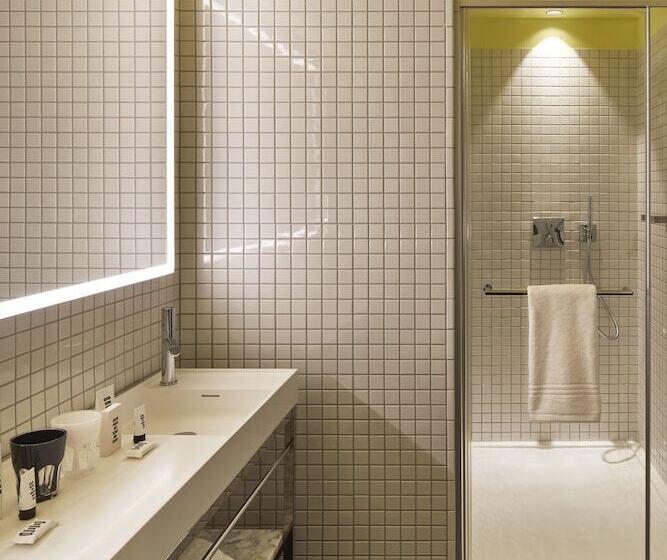Chambre Familiale, Mama Shelter Paris West