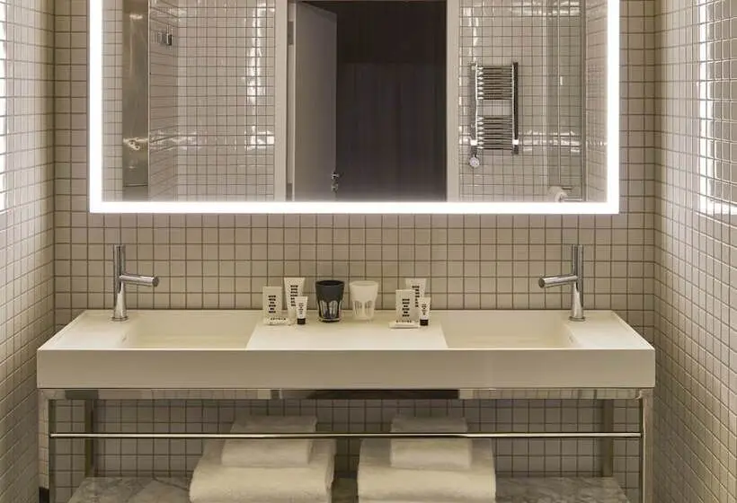 Chambre Familiale, Mama Shelter Paris West
