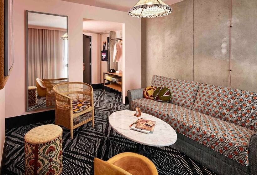 اتاق خانوادگی, Mama Shelter Paris West