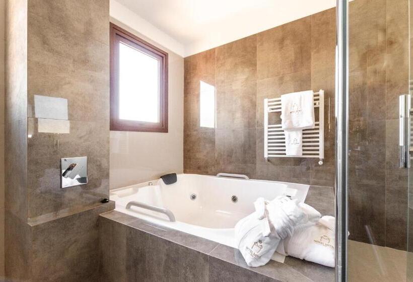 سوئیت پرزیدنت, Mitru Sur