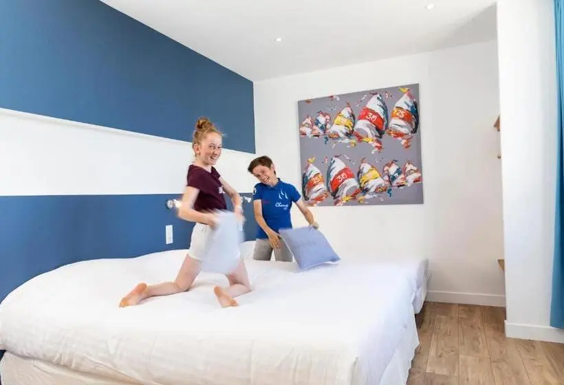 スタンダードトリプルルーム, Hôtel Spa De La Citadelle Lorient