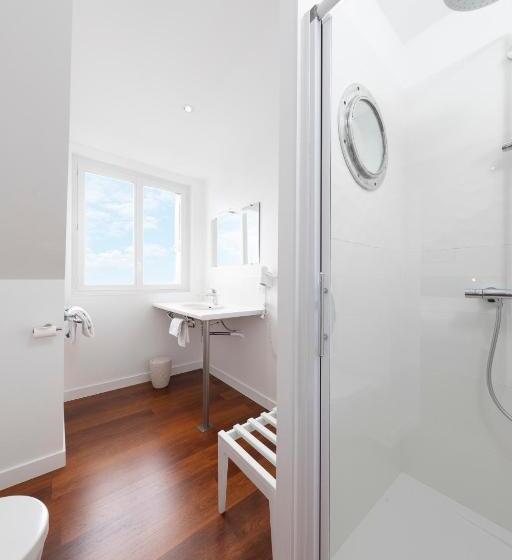 חדר דלוקס נוף לים, Hôtel Spa De La Citadelle Lorient