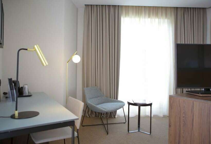 اتاق لوکس با تخت بزرگ, Riu Plaza España