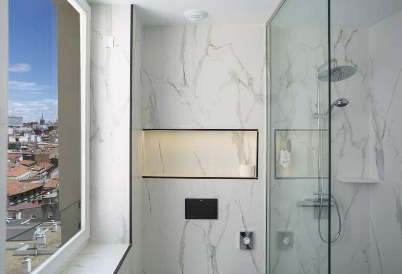 اتاق لوکس با تخت بزرگ, Hotel Riu Plaza España