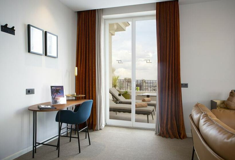 سوئیت پرزیدنت, Hotel Riu Plaza España