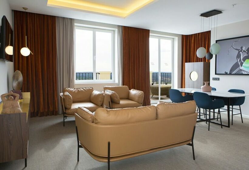 سوئیت پرزیدنت, Riu Plaza España