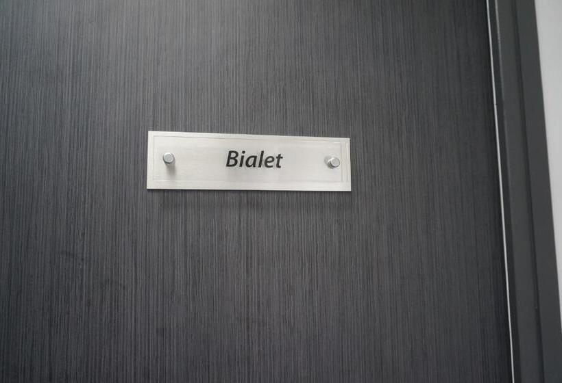 标准三人间, Hôtel Saint Roch, Saint Ybard