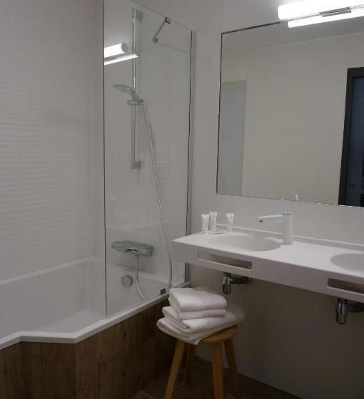 家庭套房, Hôtel Saint Roch, Saint Ybard