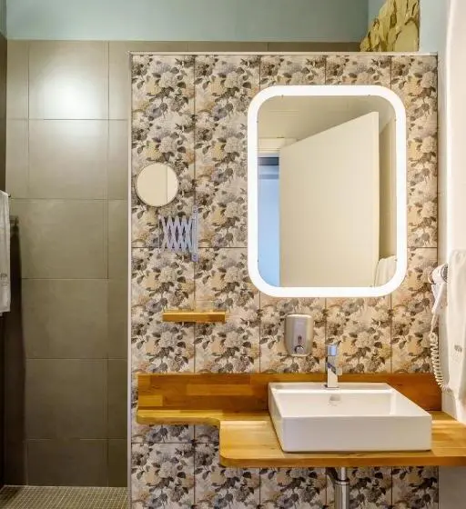 اتاق استاندارد یک نفره, Quinta Dos I's