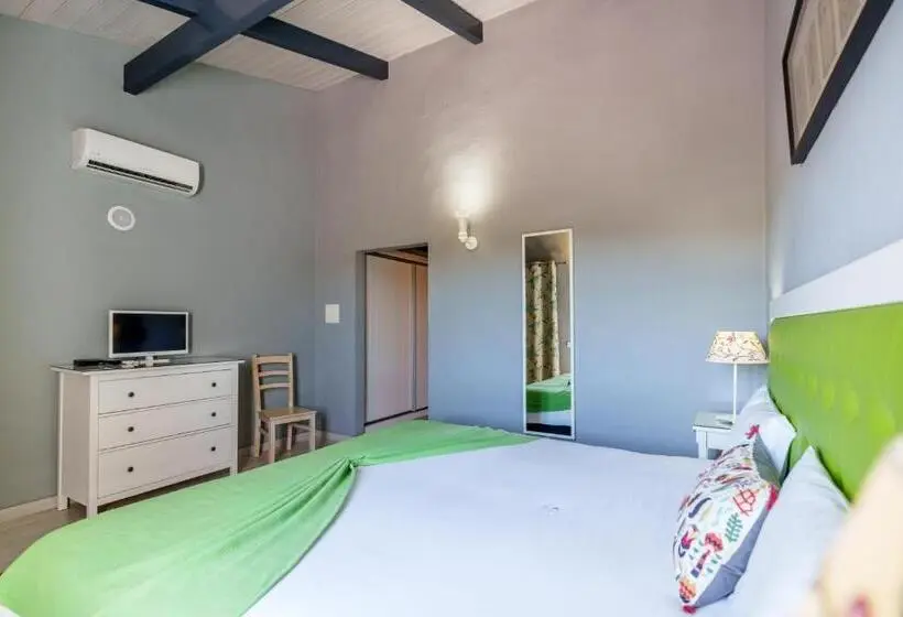 اتاق استاندارد یک نفره, Quinta Dos I's