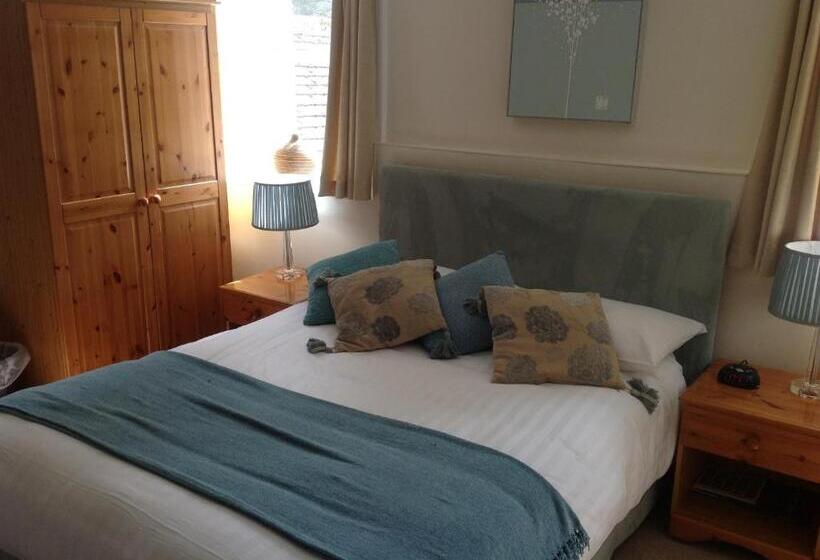 غرفة قياسية, Alston House