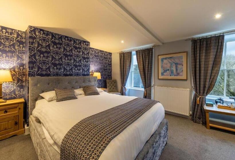 غرفة عائلية, Alston House