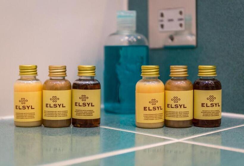 غرفة قياسية فردية, Alston House