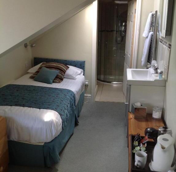 غرفة قياسية فردية, Alston House