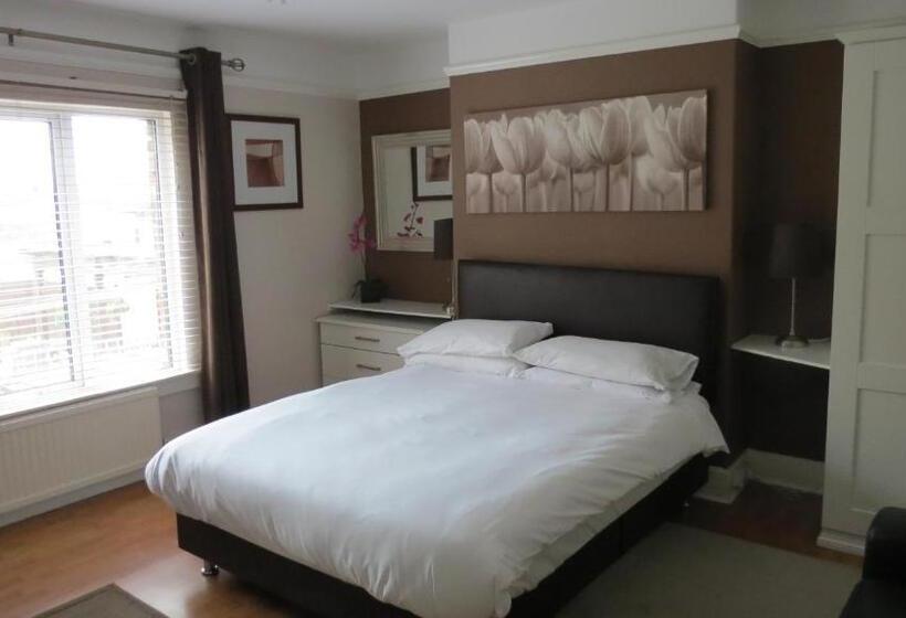 Номер Стандарт, The Lion Waddesdon