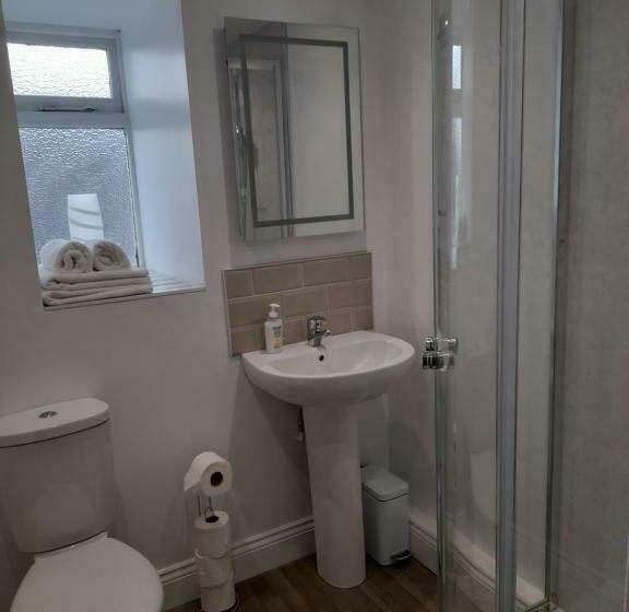 إستوديو قياسى سرير كينج, The Raven Inn