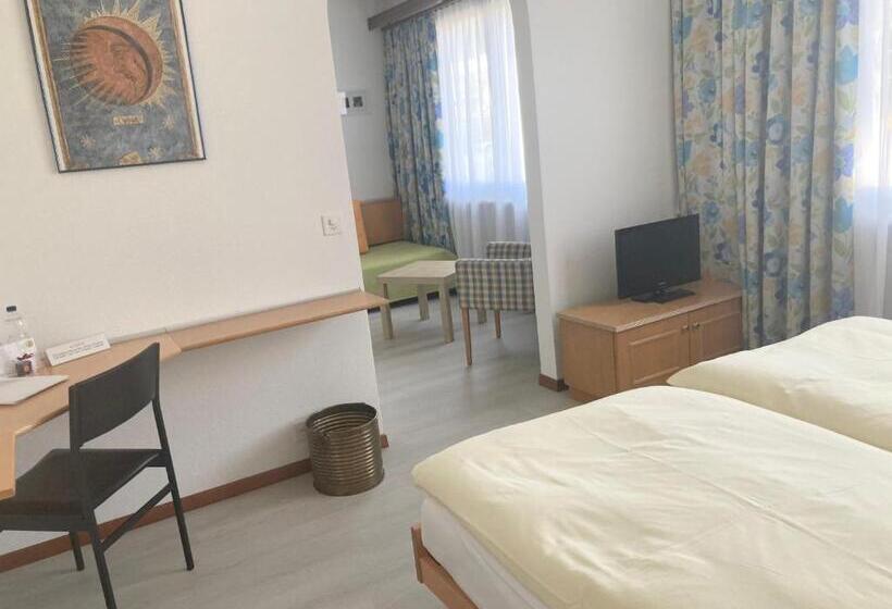 经济房, Garni Villa Siesta Park