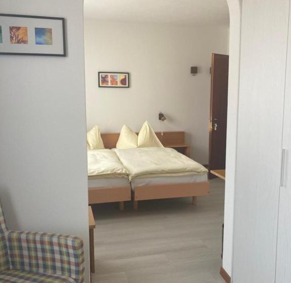 经济房, Garni Villa Siesta Park