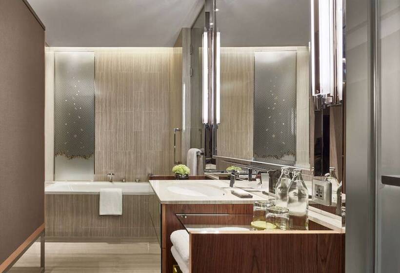 غرفة قياسية مطلة على المدينة, Hyatt Regency Bangkok Sukhumvit