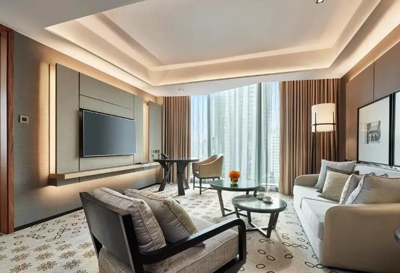 Suite King Bed