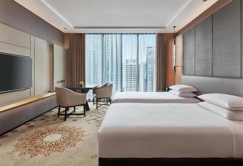 غرفة قياسية مطلة على المدينة, Hyatt Regency Bangkok Sukhumvit