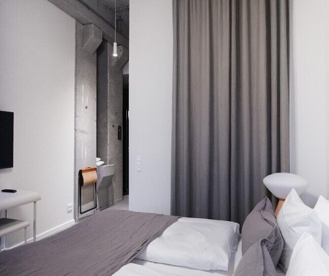 חדר סטנדרט, Ottilia