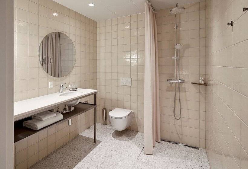 חדר סופריור, Ottilia