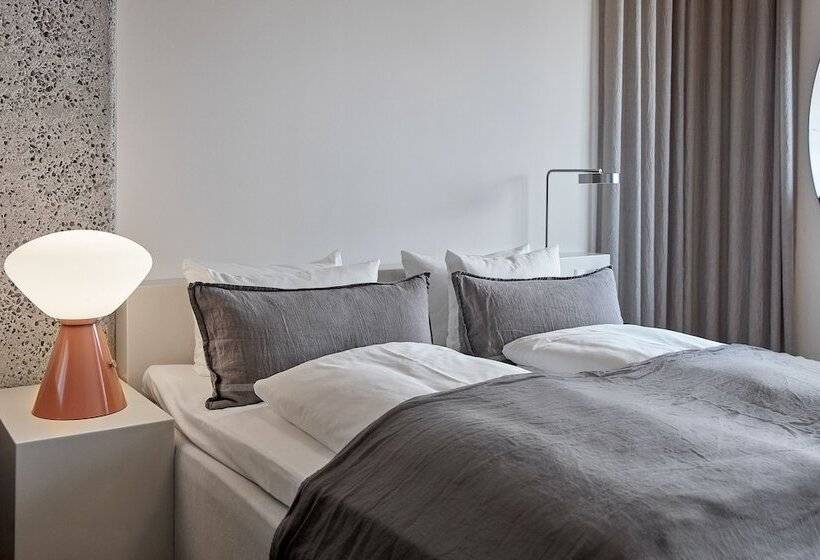 חדר סופריור, Ottilia