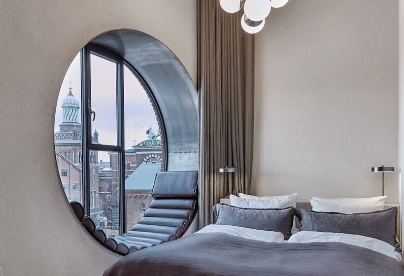 חדר בסיסי, Ottilia