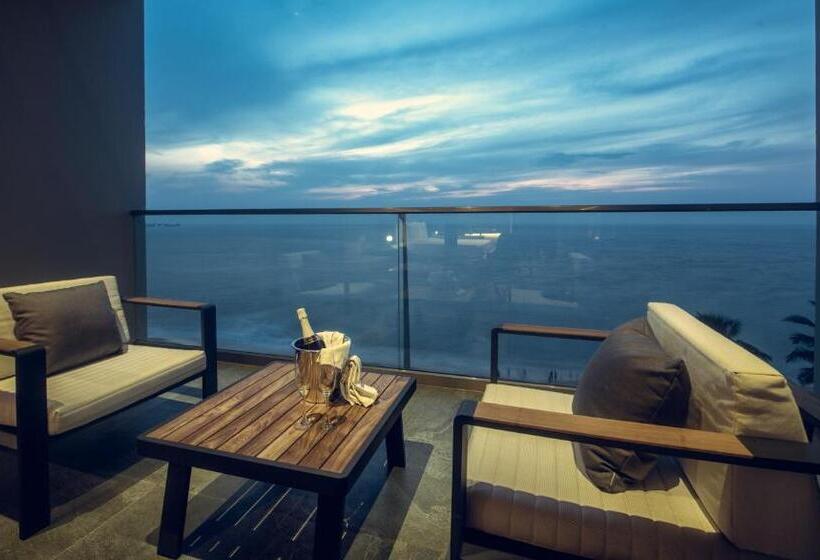 Habitación Premium Vista al Mar., Pledge Scape