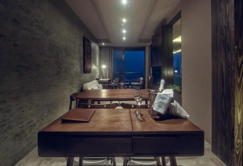 Suite with Pool