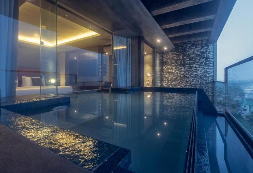 Люкс с Бассейном, Pledge Scape