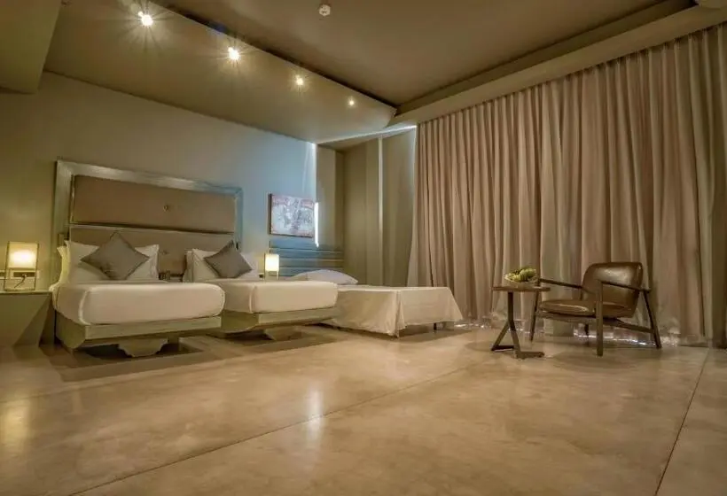 Deluxe Triple Room Sea View