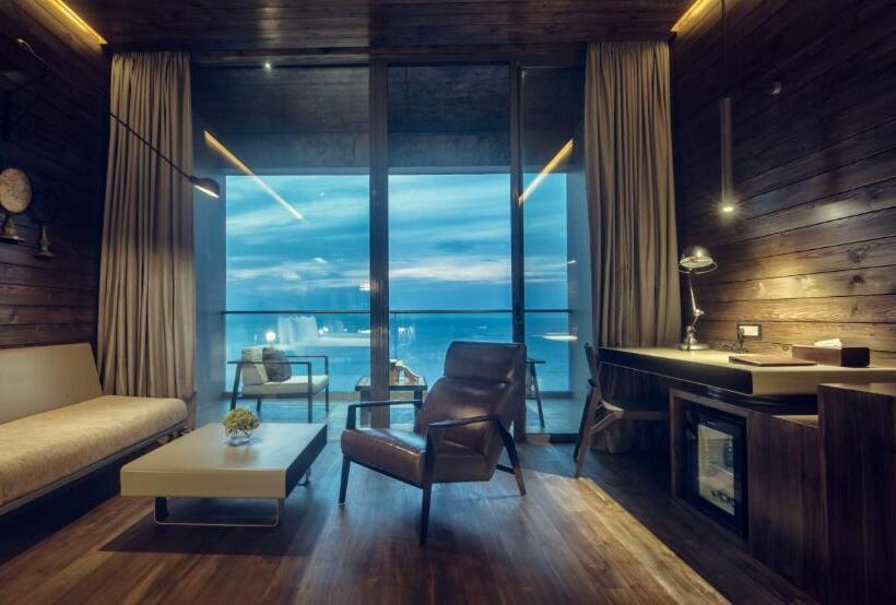 Habitación Premium Vista al Mar., Pledge Scape