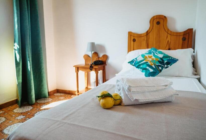 Номер Economy Индивидуальный, Rojas