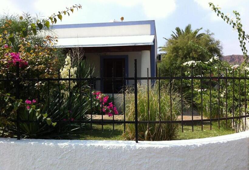 Номер Стандарт Трехместный, Rojas