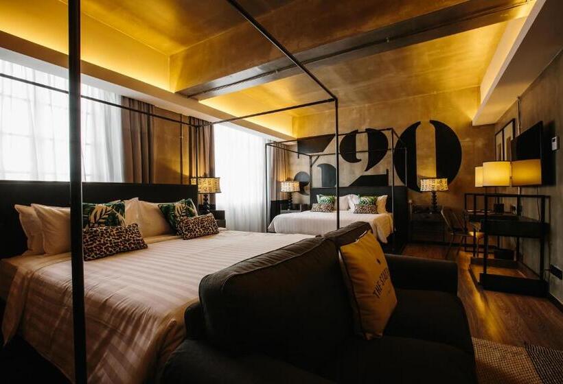 Familien Suite, Rosa Malacca