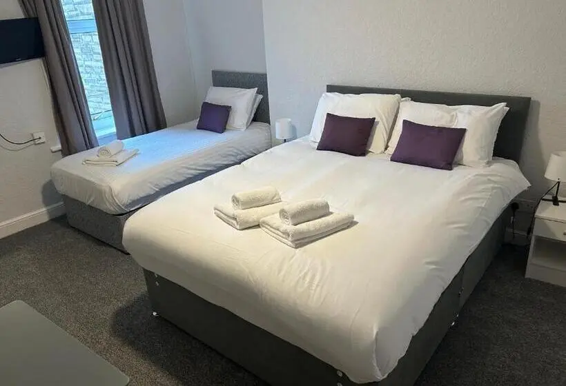 Standard Kolmen Hengen Huone, The Clifton Seafront