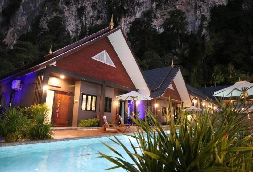 발코니 디럭스 룸, The Scene Cliff View Villas