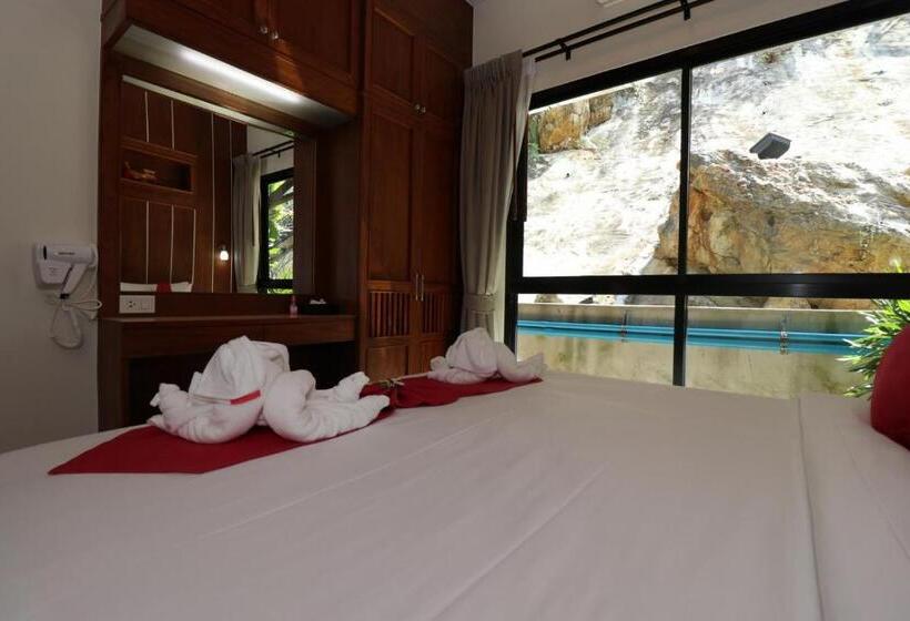 غرفة عائلية, The Scene Cliff View Villas