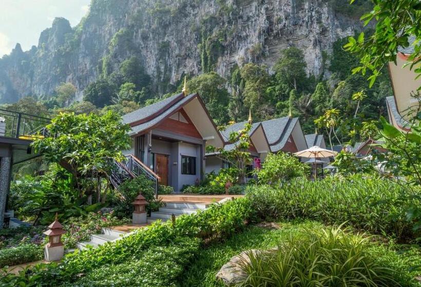 غرفة ديلوكس, The Scene Cliff View Villas