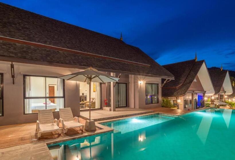 패밀리 룸, The Scene Cliff View Villas