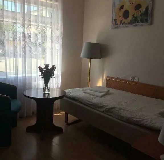 Basic Yhden Hengen Huone, Sleep&fly