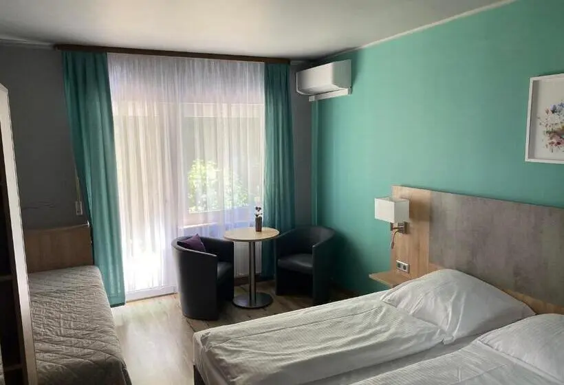 Standard Kolmen Hengen Huone, Bluchertal