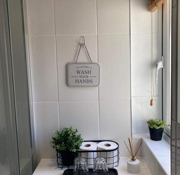 اتاق استاندارد, Blue Ball Inn, Sandygate, Exeter