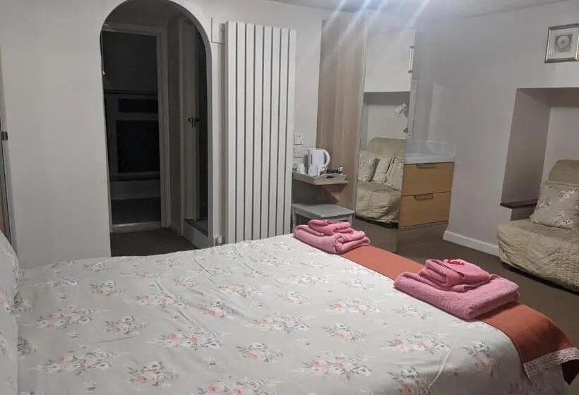 スタンダードルーム, Cwmbach Guest House
