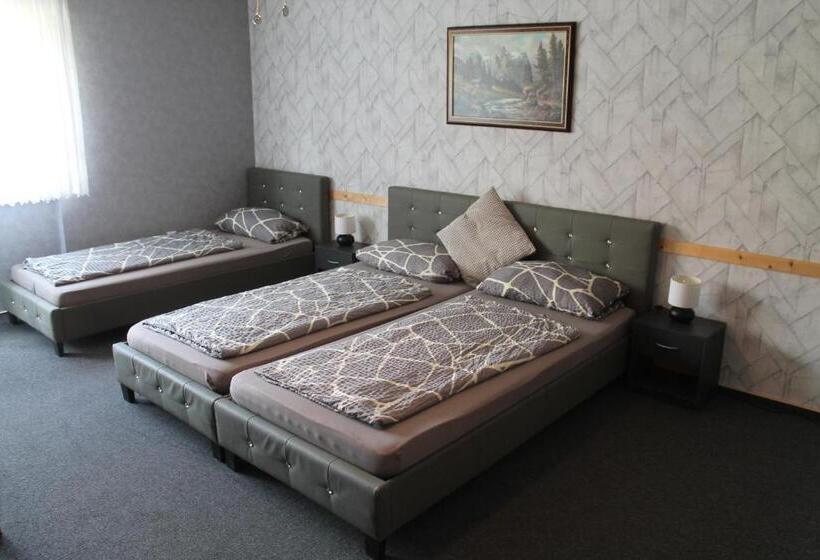 スタンダードトリプルルーム, Gasthaus Zur Sonne