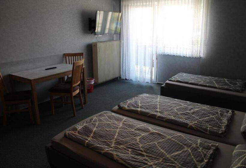 スタンダードトリプルルーム, Gasthaus Zur Sonne