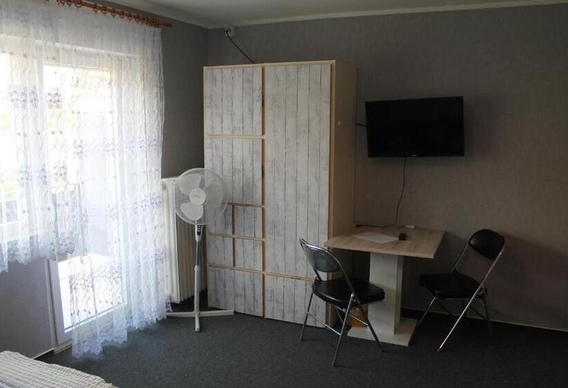 バス共有のスタンダードルーム, Gasthaus Zur Sonne